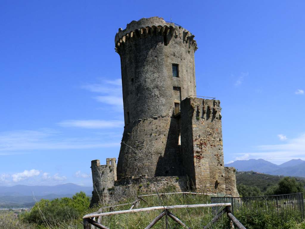 Turm bei der Ausgrabungsstätte Elea