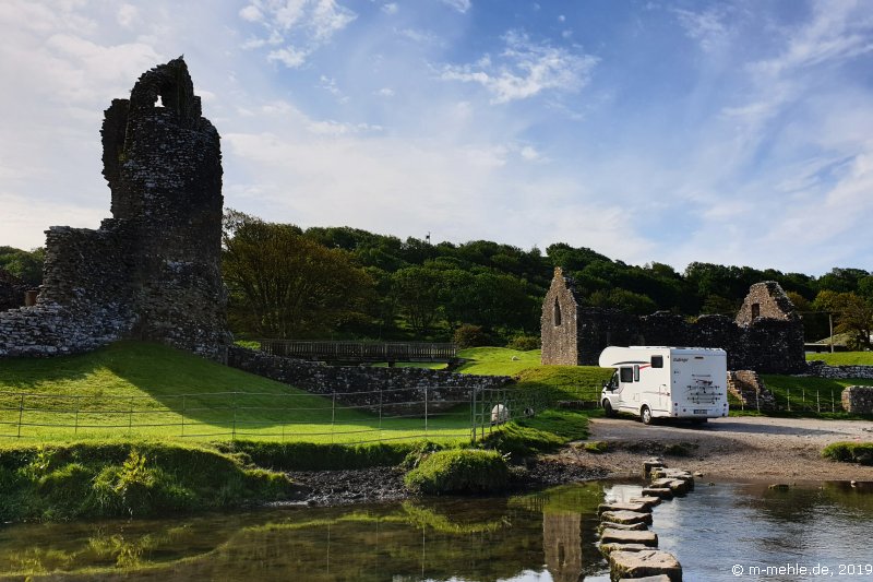 Blick auf die Ruine von Ormore Castle