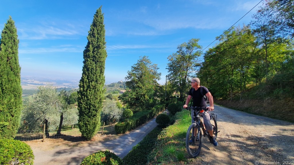 Mit dem Fahrrad unterwegs nach Montalcino